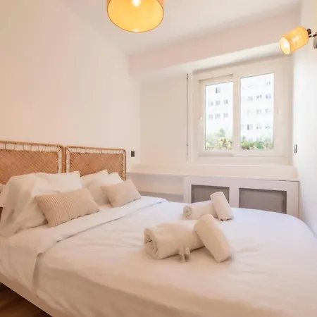 Beautiful Flat Near River パリ